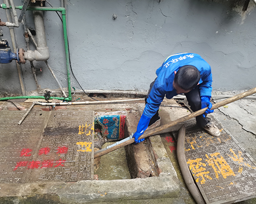 容县清掏化粪池